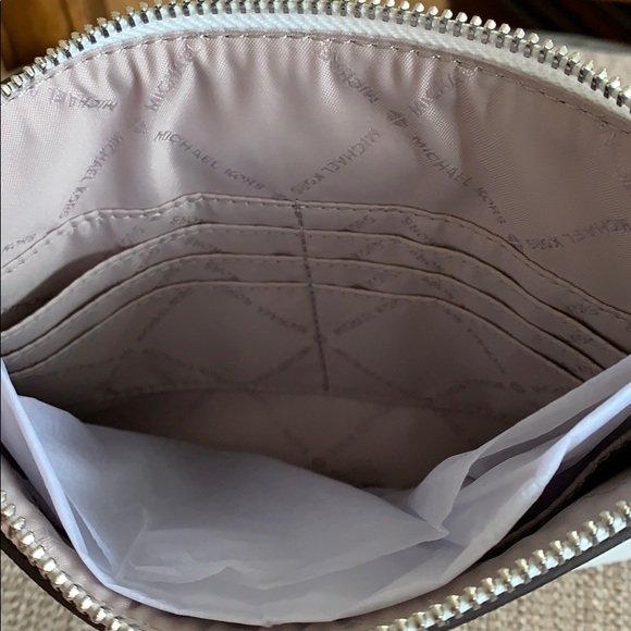 Michael Kors Leather XL Zip Clutch Wristlet White - Picture 9 of 15